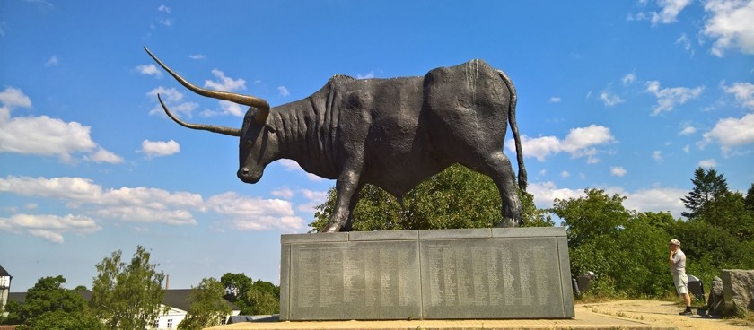 OKASKROON Monument